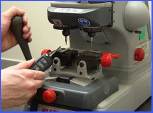 Carrollton Locksmith Service Carrollton, TX 972-512-0943 - 14-auto-car-key-cut